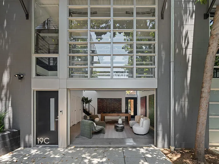 1037 N Laurel Ave #19C — Photo 7