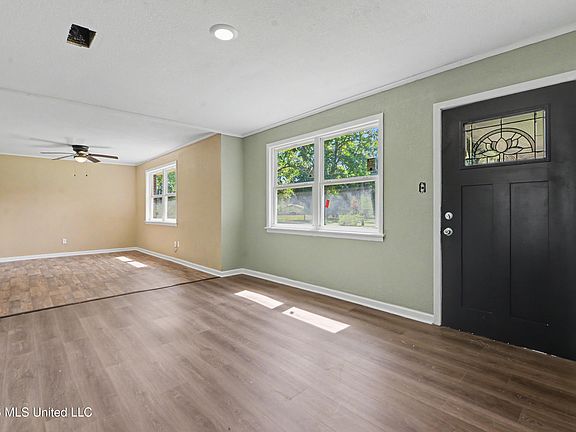 3rd image of 4330 Griffin St
