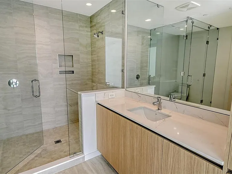 301 Quay Cmns #1011 — Photo 24