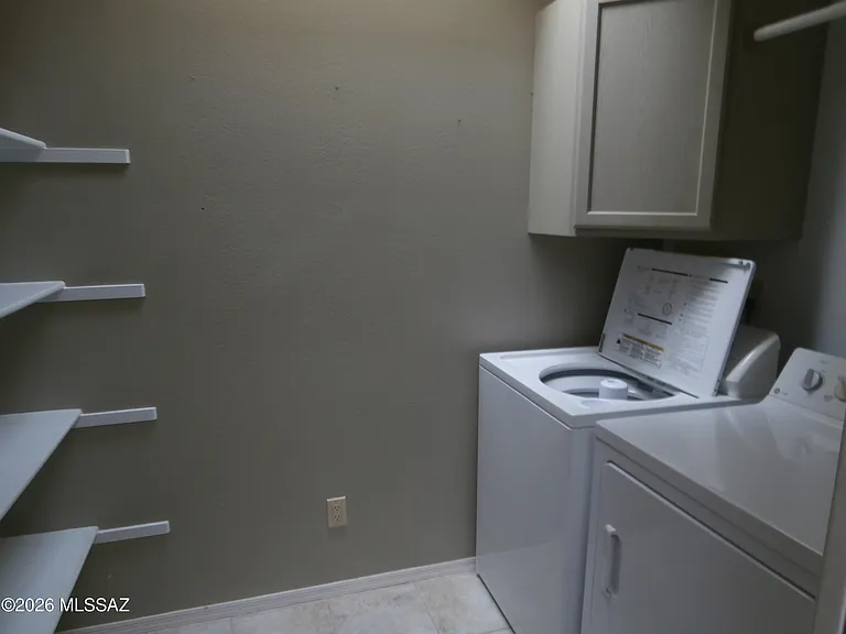 870 W Calle De Emilia — Photo 18