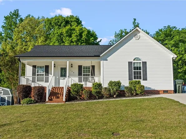 138 Cartridge Ct, Thomasville, NC 27360