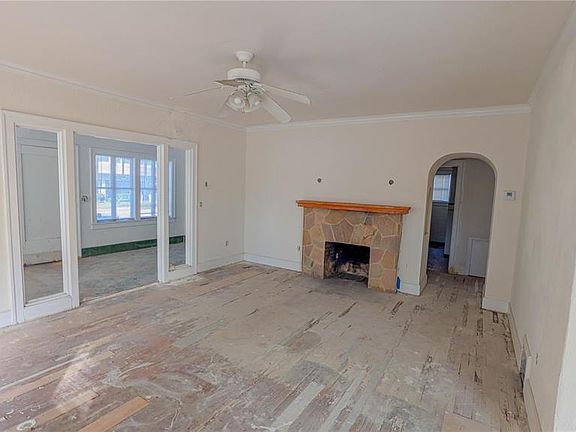 3rd image of 852 4TH AVENUE N