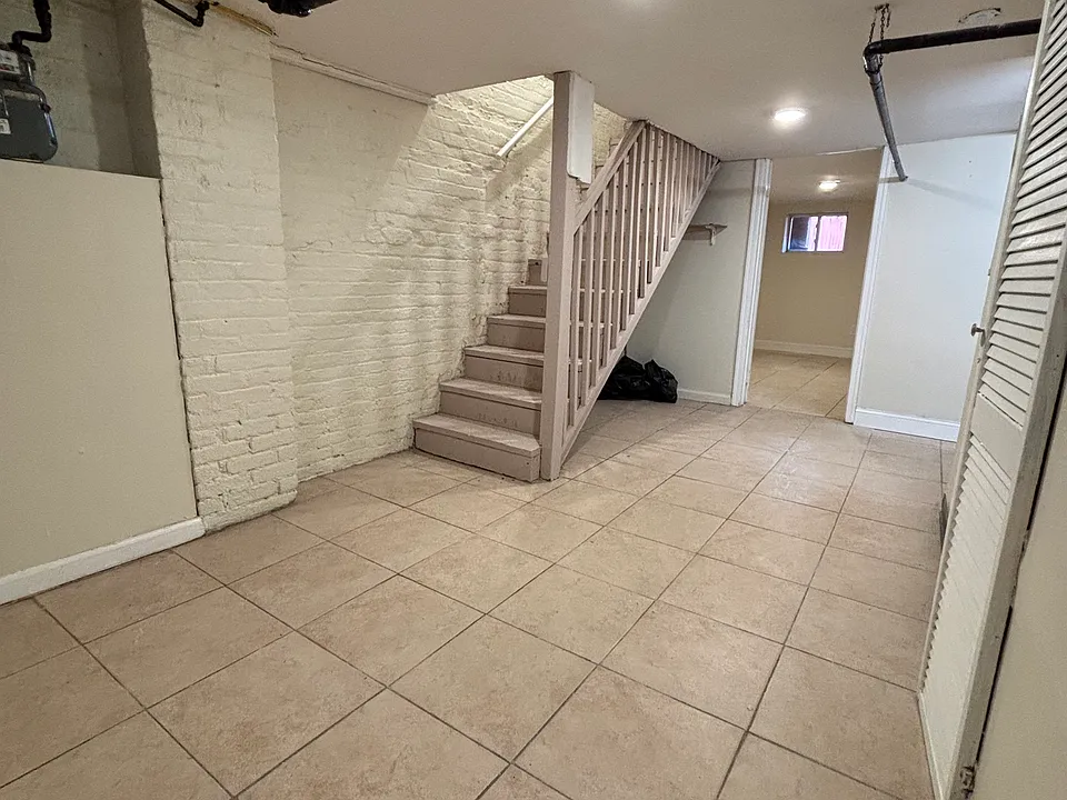 214 S 11th St #BASEMENT