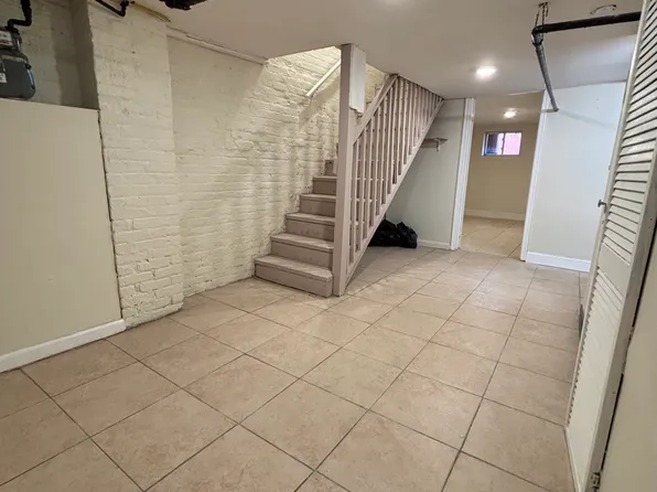 214 S 11th St Floor Basement, Newark, NJ 07107