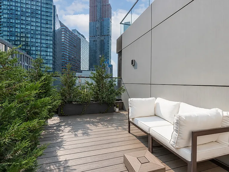 24-12 42nd Rd #Penthouse 8A — Photo 19