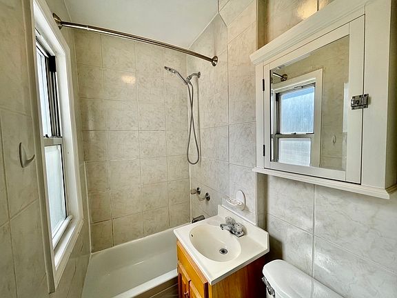 5th image of 269 Humboldt St #2C