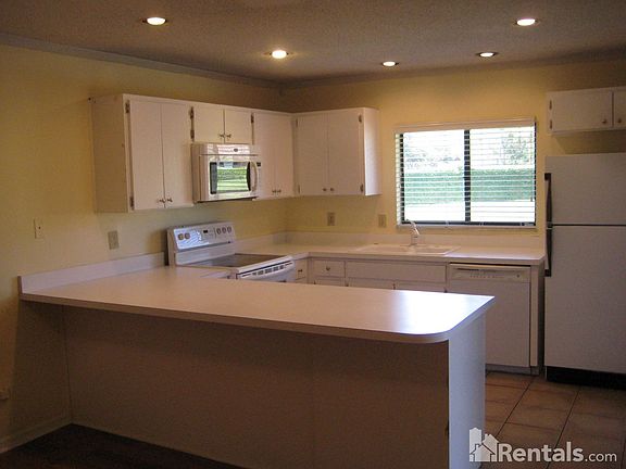 5th image of 15212 W Pond Woods Dr