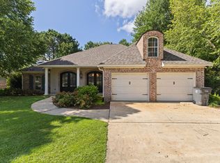 11 W Donnington Ct, Hattiesburg, MS 39402