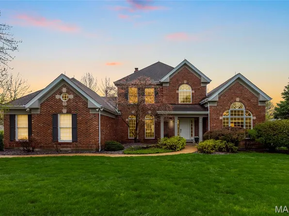 15838 Barons Way Dr, Chesterfield, MO 63017