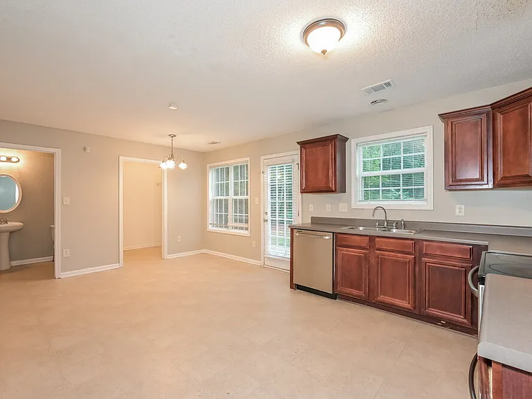 3363 Newtons Crest Cir — Photo 7