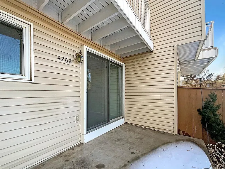 4262 E Maplewood Way — Photo 8