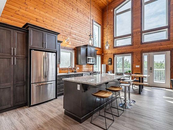 4th image of 66 Sandy Beach Dr