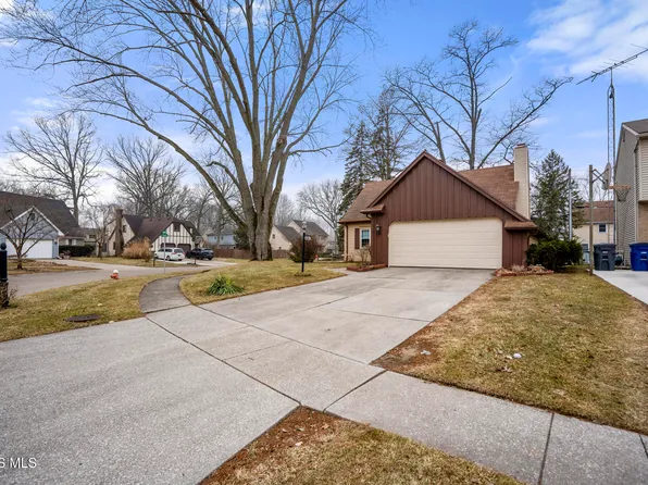 4048 Holifield Dr, Toledo, OH 43623