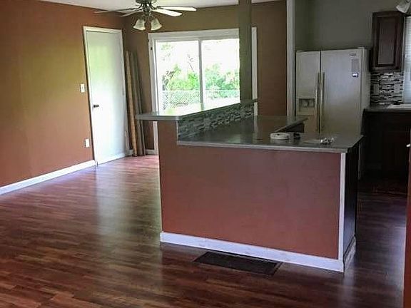 3rd image of 3204 9th Street Ct