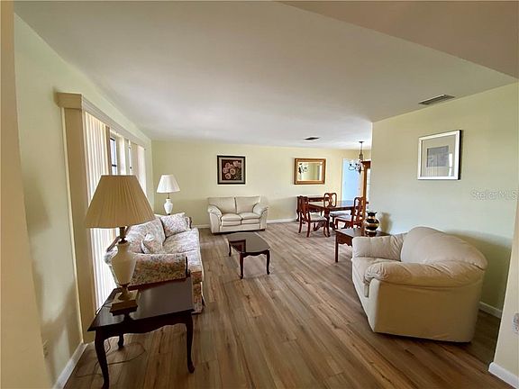 3rd image of 819 Lucia Dr