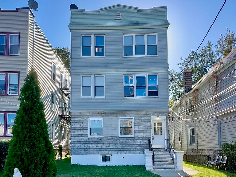 245 Duncan Ave #4 — Photo 22