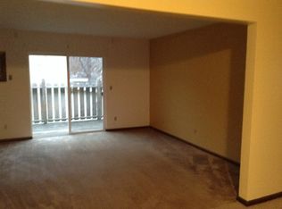 617 N Division St, Morris, IL 60450