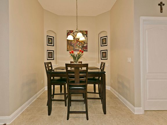 5th image of 12459 Blackwater Ct