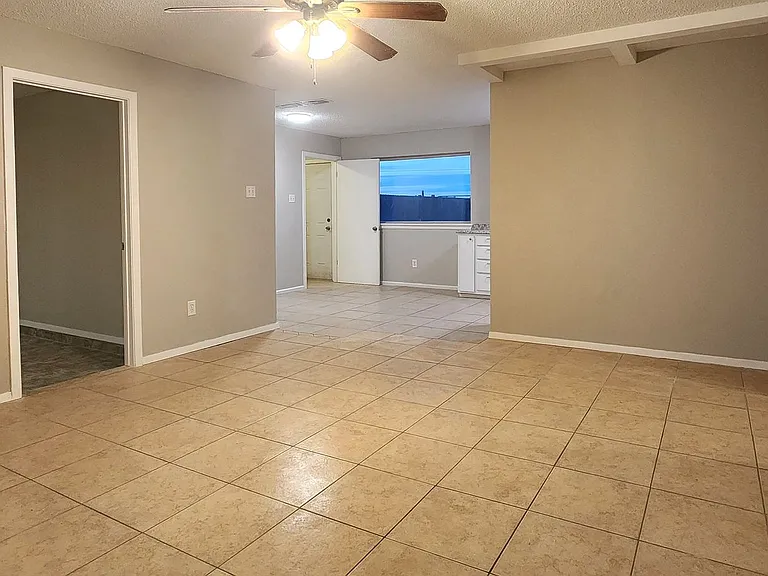 4530 Marshall St — Photo 3