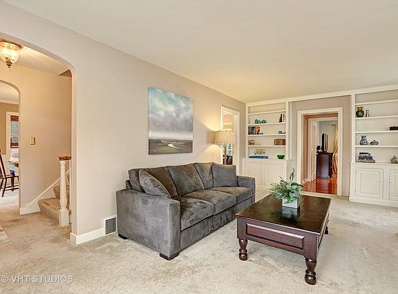 3rd image of 221 S Edson Ave