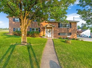 160 Scenic Hls, Parkersburg, WV 26104