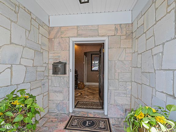 3rd image of 1400 Lawrence Pl