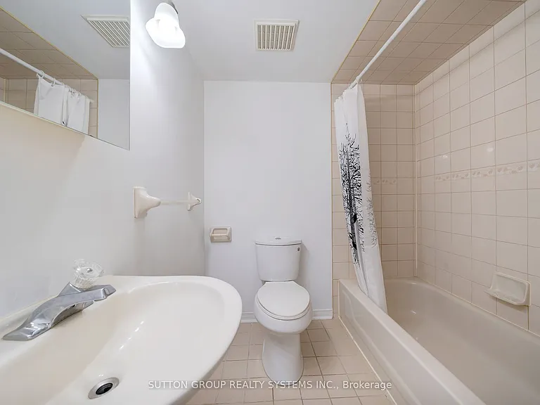 56 Ballard Cres #LOWER — Photo 16