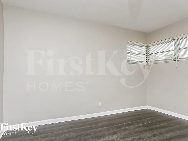 1565 NW 6th Ave — Photo 14