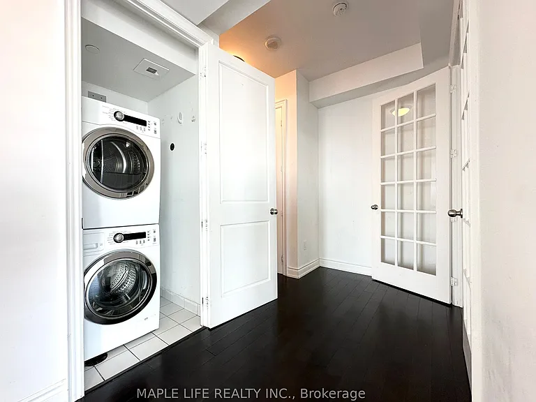 388 Yonge St #6110 — Photo 18