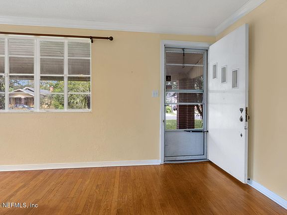 5th image of 4232 APPLETON Avenue