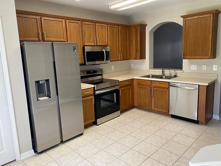 16412 Rollingbrook Dr — Photo 5
