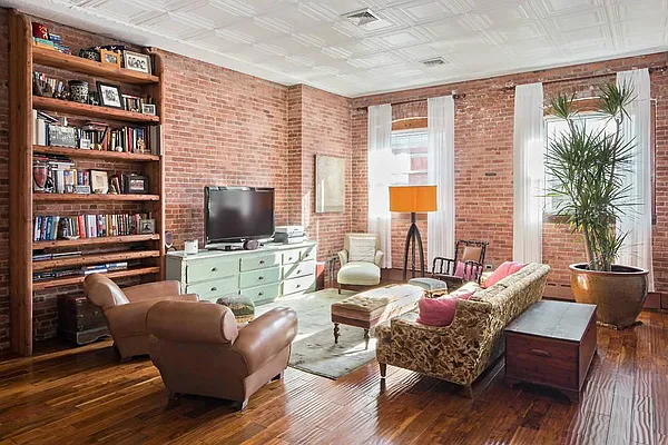 Rented by Town Residential | media 36