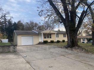 10 Valley Rd, Saint Charles, MO 63303