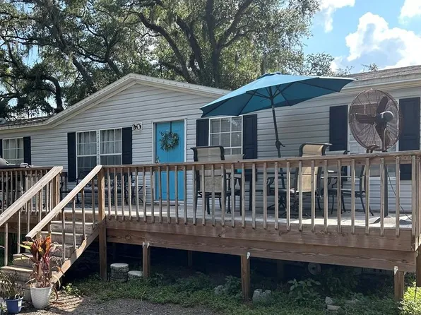 6303 Mosswood Dr, Seffner, FL 33584