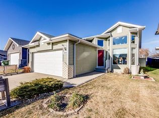 1808 S Meadowbrook Gate SE, Airdrie, AB T4A 2B4