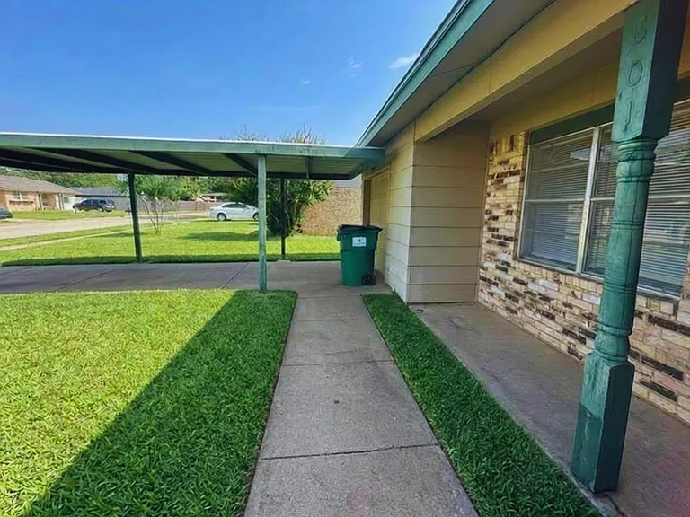 801 Park Plaza Dr — Photo 4