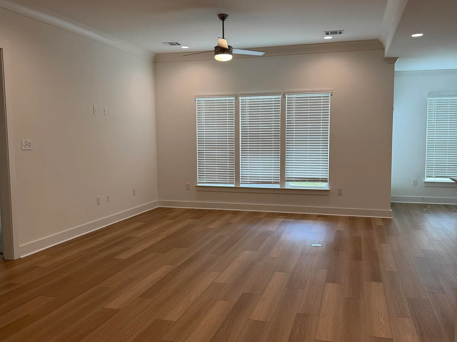 3 bed, 1789 sqft, $2,395 — Photo 3