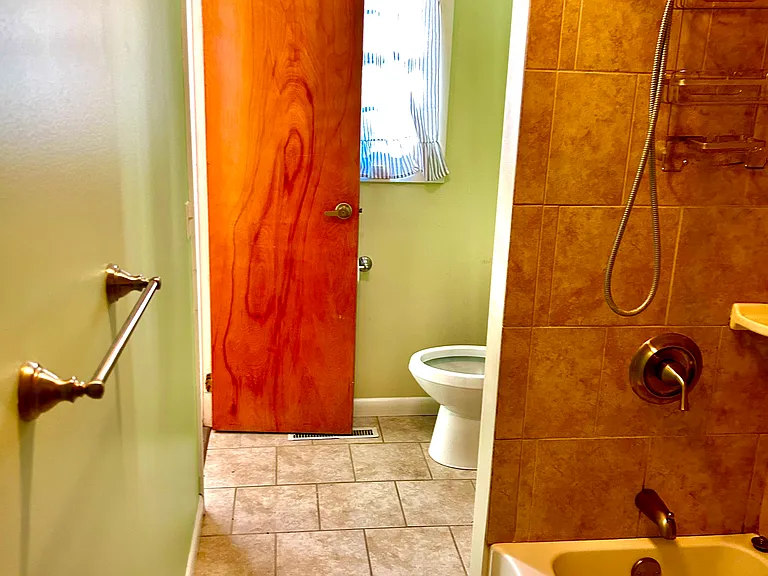 224 Sycamore Dr — Photo 16