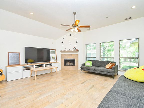 3rd image of 16814 Ranger Ridge Dr