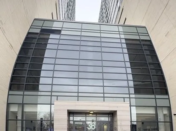 36 Lisgar St #1511, Toronto, ON M6J 0C7