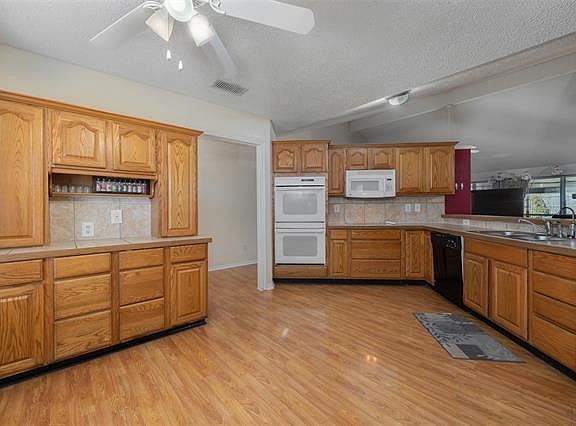 5th image of 2317 Kimberly Dr