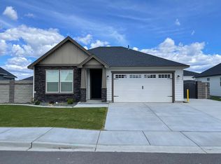 8400 Ballard Loop, West Richland, WA