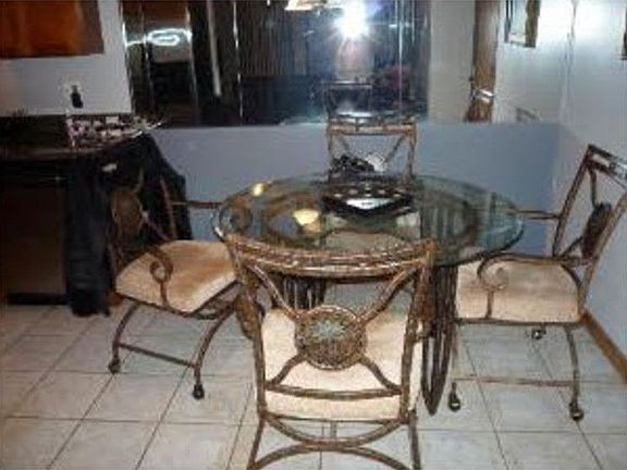 5th image of 983 Charlela Ln