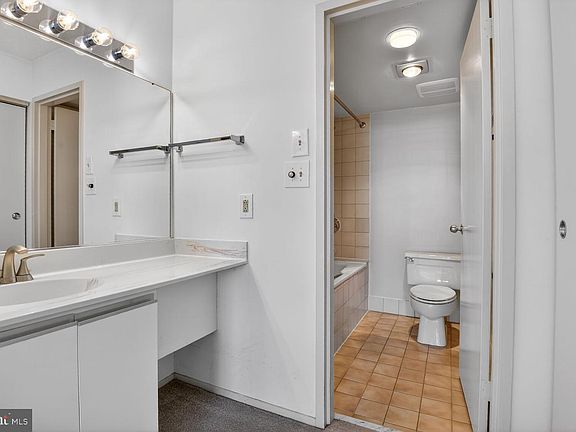 3rd image of 1808 Old Meadow Rd APT 1105