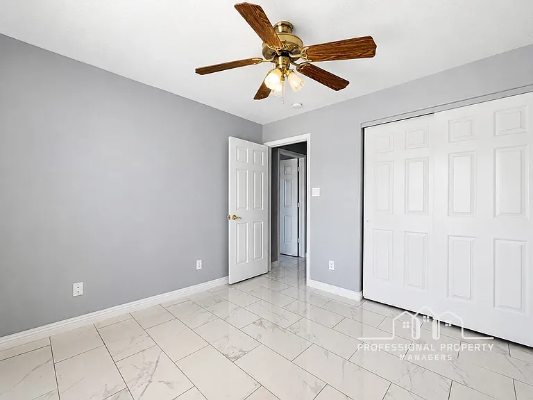 3557 W 27th Pl — Photo 7