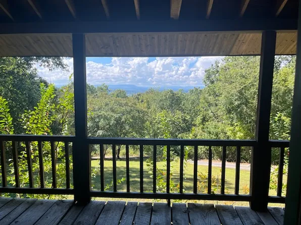 1800 Pine Needles Trl, Chattanooga, TN 37421