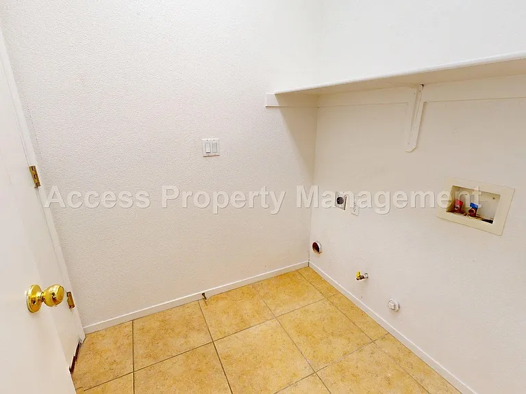 1245 W Springer Dr — Photo 23