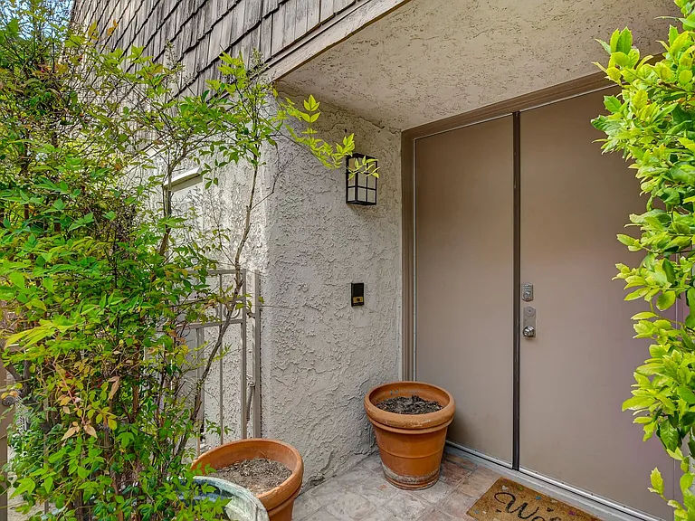 3223 Pinehurst Dr — Photo 4