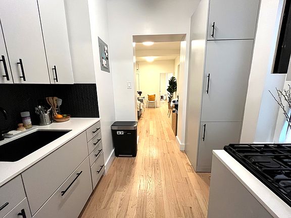 2nd image of 35 Bedford St APT 1