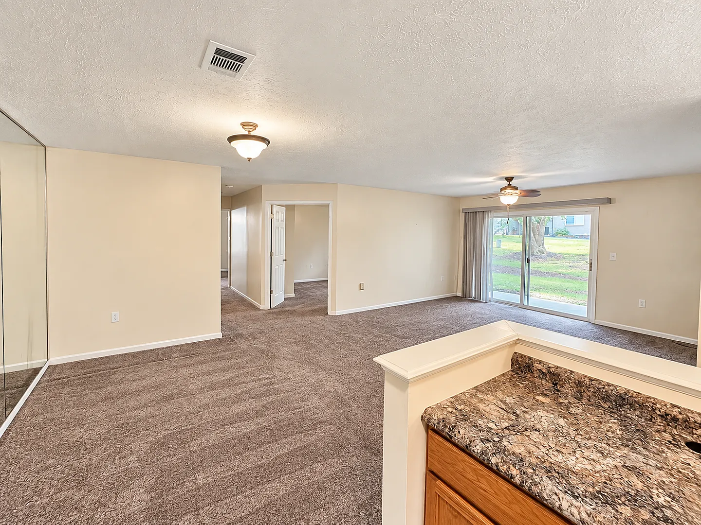3 Bedroom Condo - Gated Community! — Photo 4